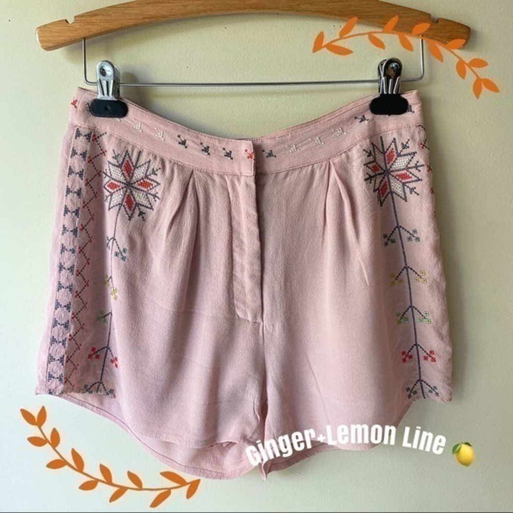 ELLISON Pink Embroidered Shorts Medium